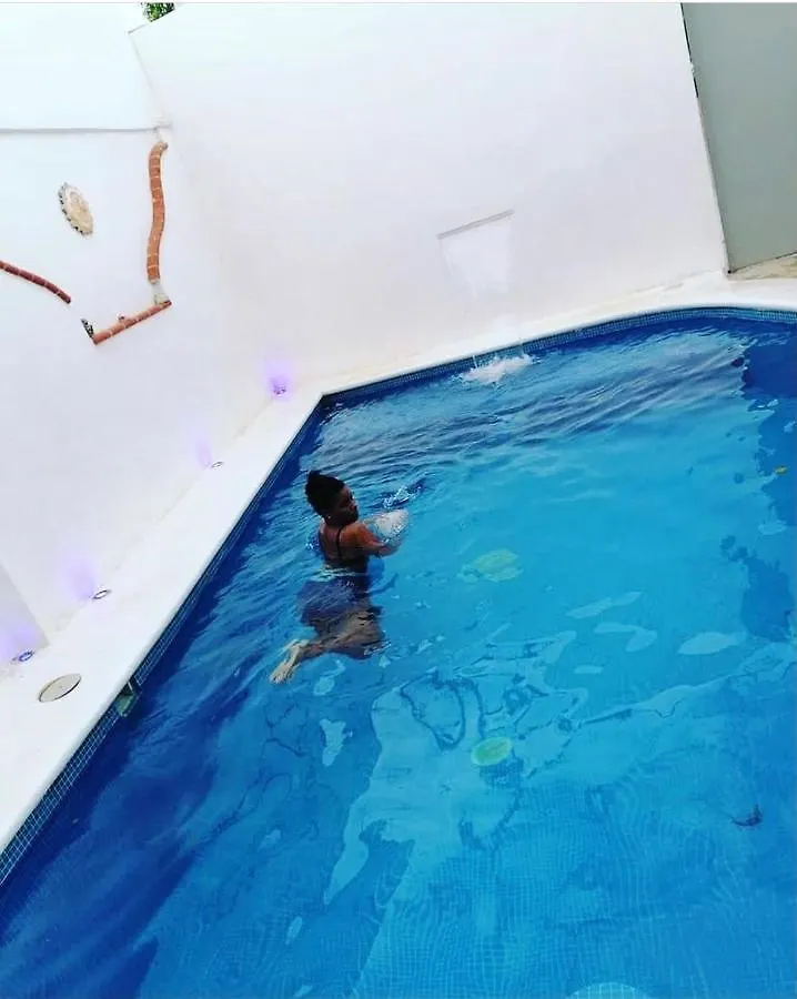 Cancun Hostel Bed & Breakfast